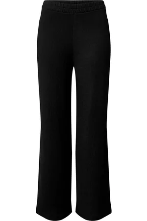 EDITED the label Pantalón 