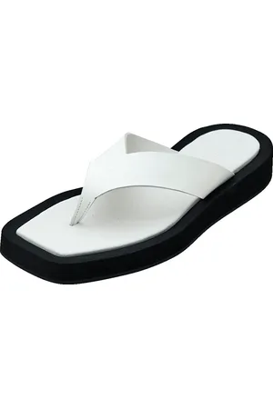 EDITED the label Sandalias de dedo 