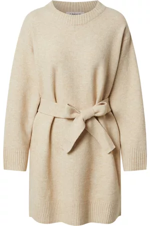 EDITED the label Vestido 