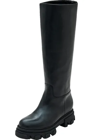 EDITED the label Botas 