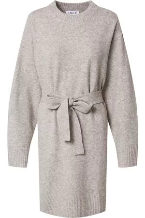 EDITED the label Vestido 
