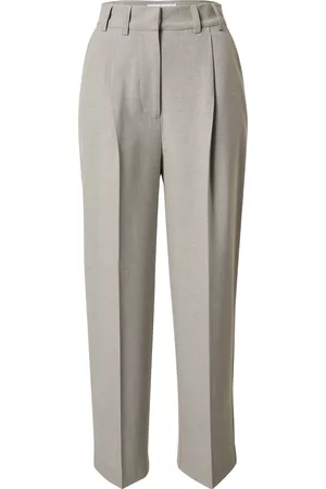 EDITED the label Pantalón 