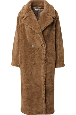 EDITED the label Abrigo de invierno 