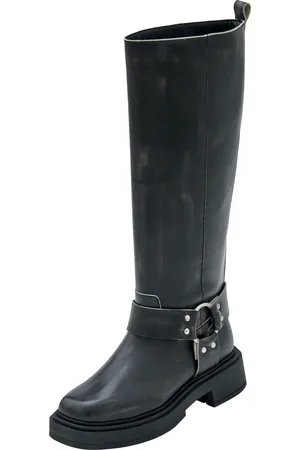 EDITED the label Botas 