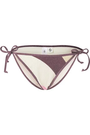 Beck Söndergaard Braga de bikini 