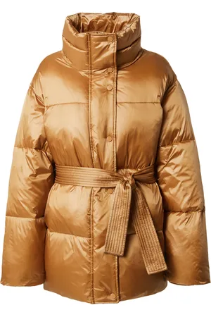 EDITED the label Chaqueta de invierno 
