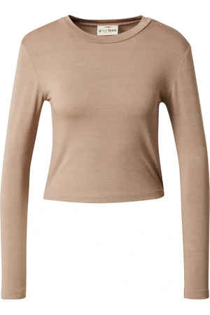 A LOT LESS Camiseta 