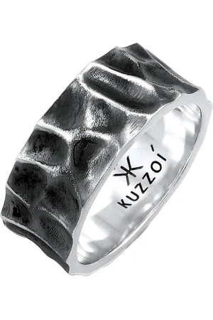 Kuzzoi Anillo
