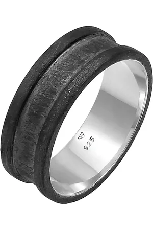 Kuzzoi Anillo