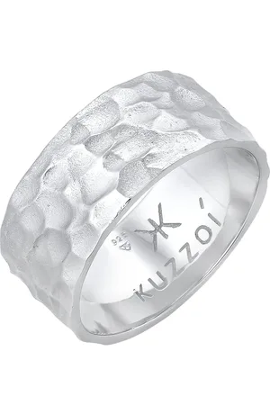 Kuzzoi Anillo