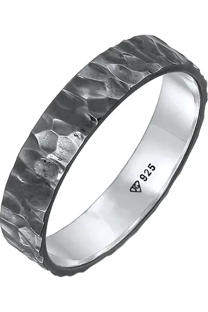 Kuzzoi Anillo