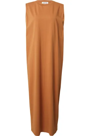 EDITED the label Vestido 