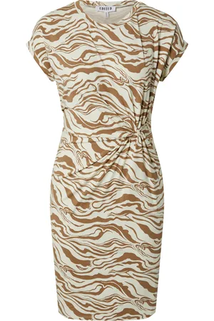 EDITED the label Vestido 