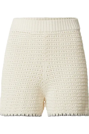 EDITED the label Pantalón 