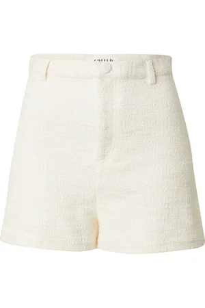 EDITED the label Pantalón 