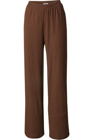 EDITED the label Pantalón 