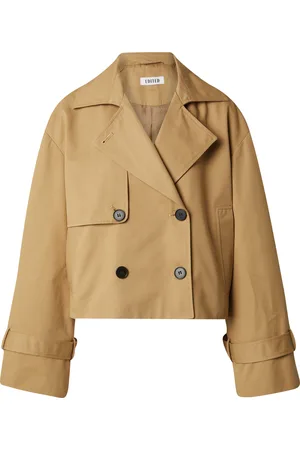 EDITED the label Chaqueta de entretiempo 