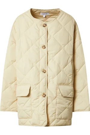 EDITED the label Chaqueta de entretiempo 