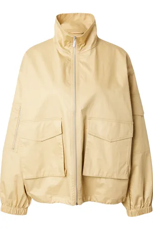 EDITED the label Chaqueta de entretiempo 
