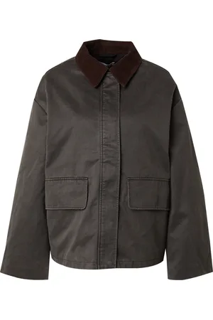 EDITED the label Chaqueta de entretiempo 