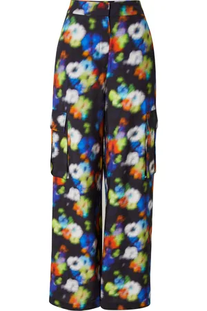 EDITED the label Pantalón 