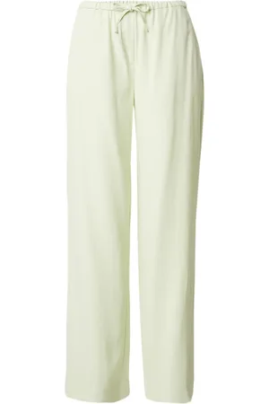 EDITED the label Pantalón 