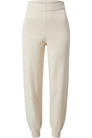 EDITED the label Pantalón 