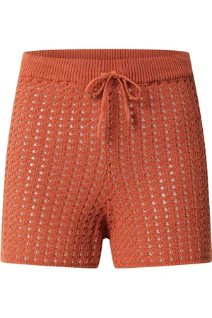 EDITED the label Pantalón 