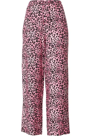 EDITED the label Pantalón 