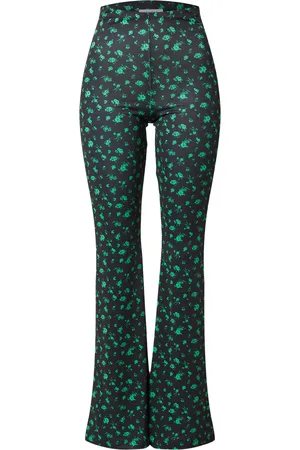 EDITED the label Pantalón 