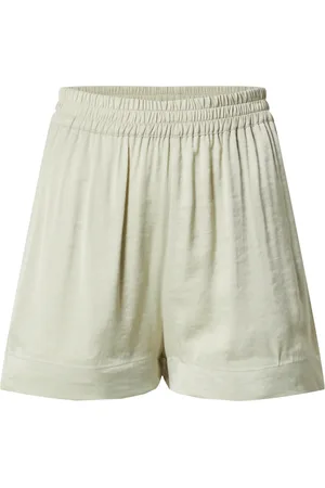 EDITED the label Pantalón 