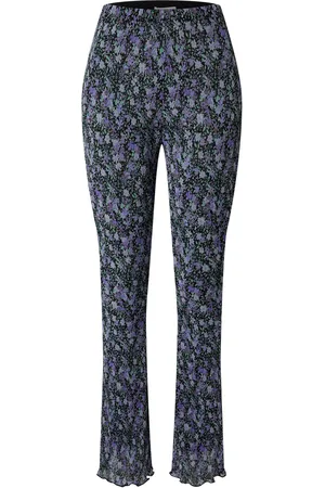 EDITED the label Pantalón 