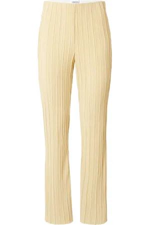 EDITED the label Pantalón 