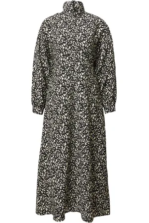 EDITED the label Vestido 