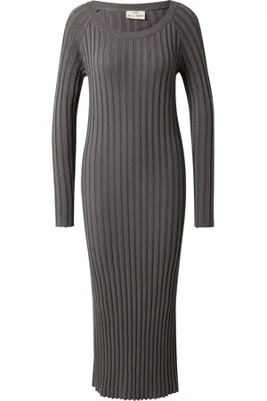 A LOT LESS Vestido de punto 