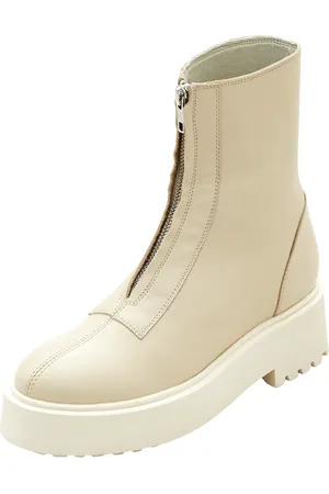 EDITED the label Botines 