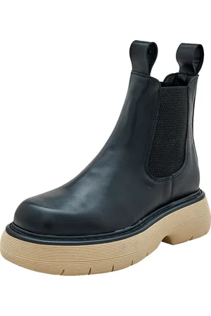 EDITED the label Botines 