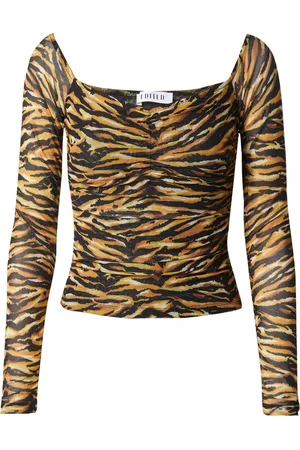 EDITED the label Camiseta 