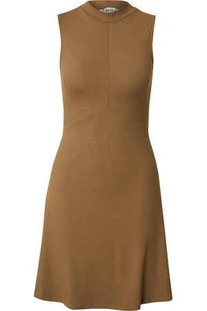 EDITED the label Vestido 