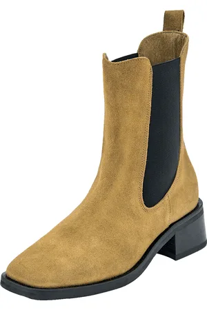EDITED the label Botines 