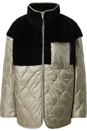 EDITED the label Chaqueta de entretiempo 