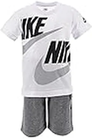 Nike SET COMPUESTO DE DOS PIEZAS: CAMISETA Y PANTALÓN -CAMISETA CON LOGO CORTO CON LOGO CORTO CON BOLSILLOS CARGO -REGULAR FIT BLANCO/GRIS/NEGRO 4-5 años