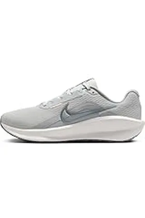 Nike Downshifter 13, Sneaker Mujer, Photon Dust/Mtlc Pewter-Lt Smoke Grey, 39 EU