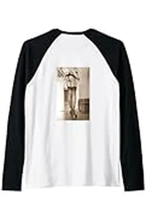 Tshirt Shirt T-Shirt Pullover Hoodie Sweater Style #lele hermosa mujer en tacones altos y camiseta de lencería en sepia Camiseta Manga Raglan