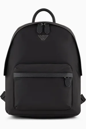Emporio Armani Mochila de nailon reciclado con placa de águila ASV