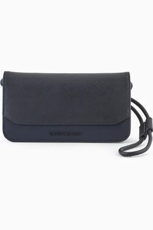 Emporio Armani Bolso para dispositivos electrónicos con bandolera en piel saffiano regenerada y nailon reciclado ASV