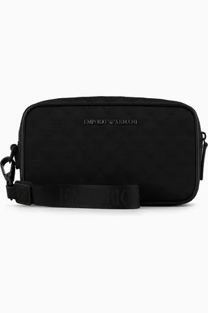 Emporio Armani Neceser de nailon con motivo integral de águila en tejido jacquard