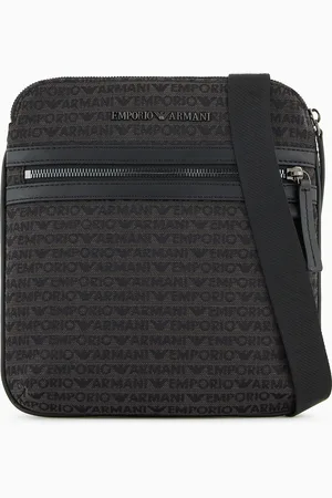 Emporio Armani Bolso bandolera plano en tejido jacquard con inscripción integral