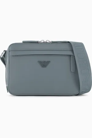 Emporio Armani Minifunda para cámara de piel saffiano regenerada con placa de águila ASV