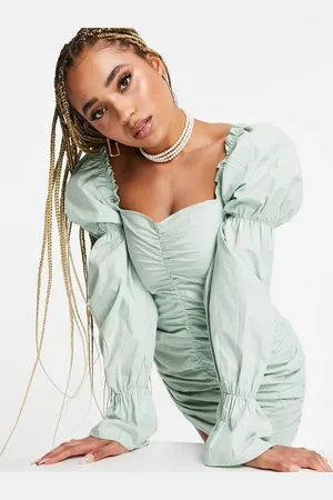 NA-KD Vestido corto verde polvoriento con escote cuadrado y mangas exageradas de x Sanne de Kramer